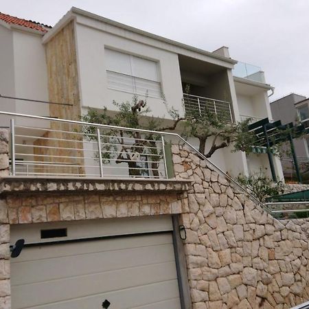 Apartment Sreta 오미스 외부 사진