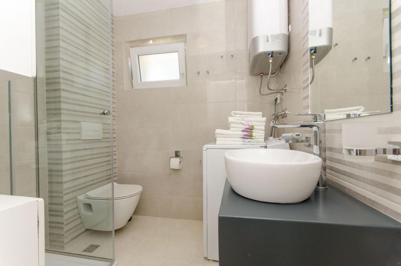Apartment Sreta 오미스 외부 사진