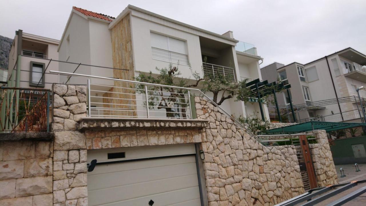 Apartment Sreta 오미스 외부 사진