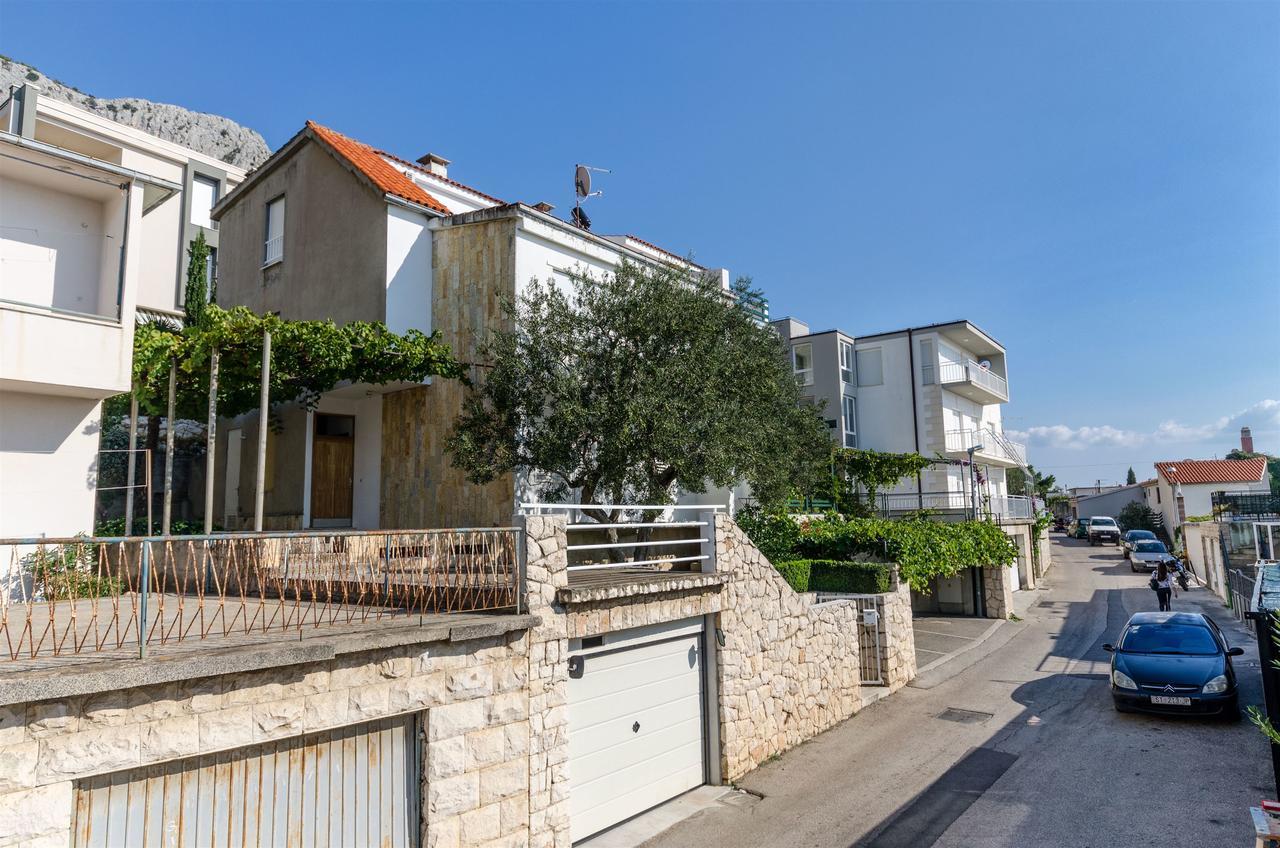 Apartment Sreta 오미스 외부 사진